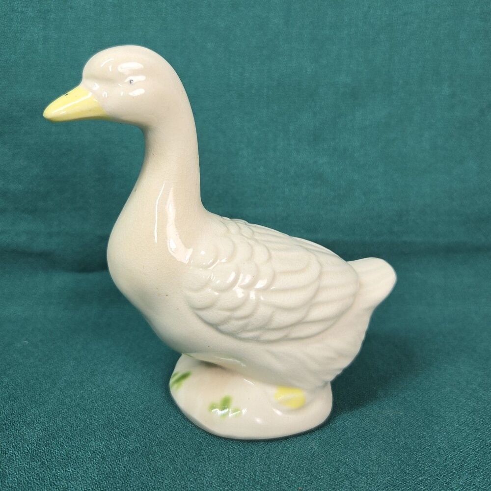 VTG White Glossy Ceramic Goose Duck Figurine Floral Base Cottagecore Grannycore